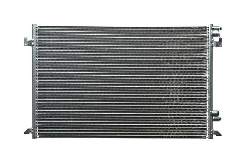 Кондензер за клима 090.131.039.460 = PSVERA667012 = LUACC0014 FIAT Croma OPEL Signum Vectra C